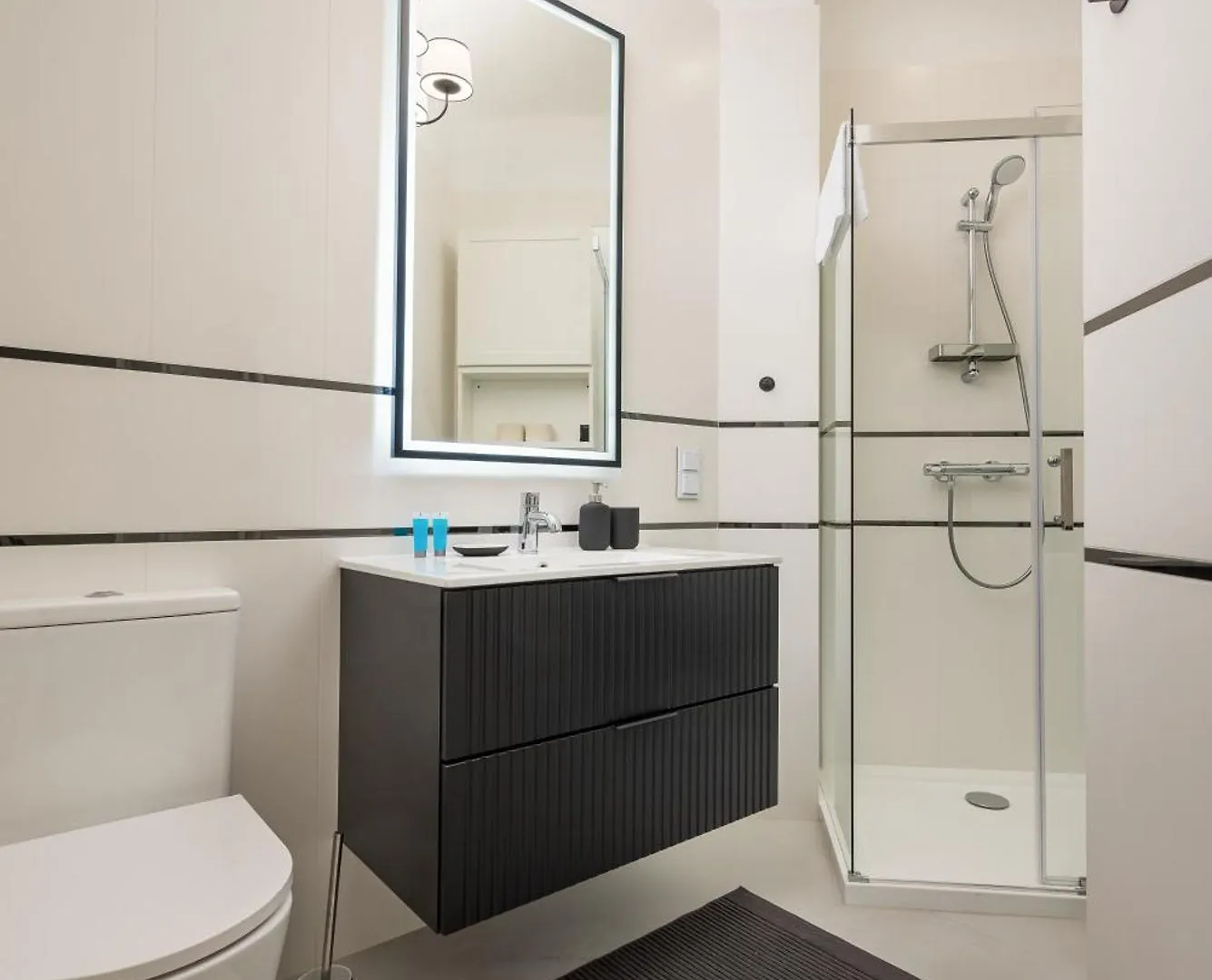 Heart Of Warsaw Apartment