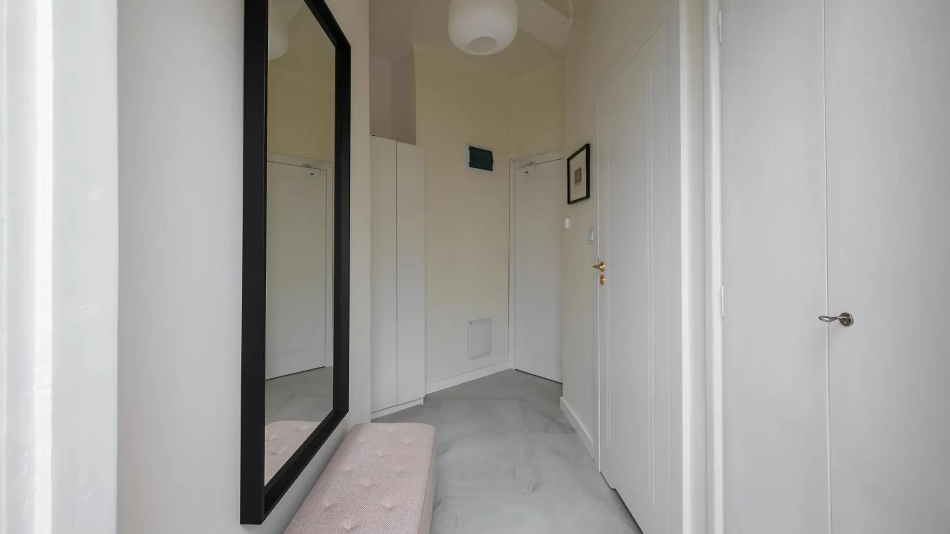 Heart Of Warsaw Apartment